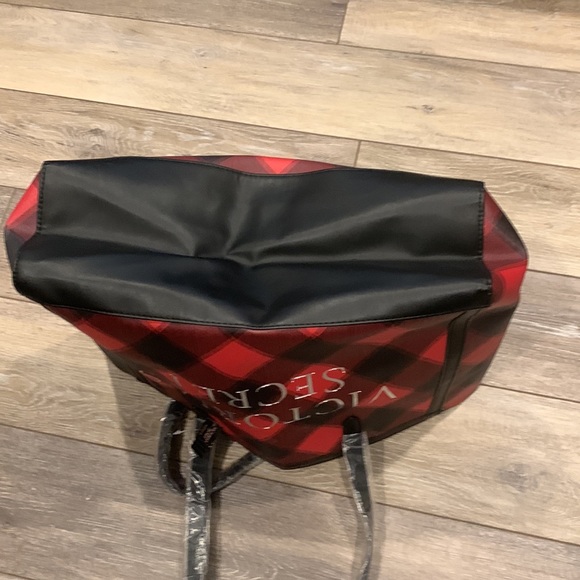 RL - Victoria's Secret Red Black Plaid Holiday Weekender Tote - Picture 12 of 12